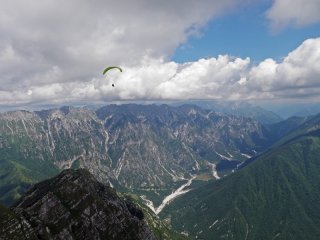 Slovenian delight - On an XC flight from Soca valley in Slovenia toward Gemona in Italy, Julian Alps, Slovenia and Italy