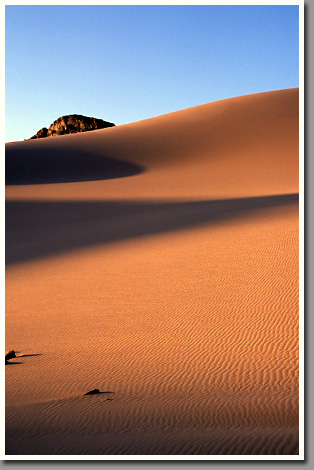 Dunes and rocks at Jebel Bahari